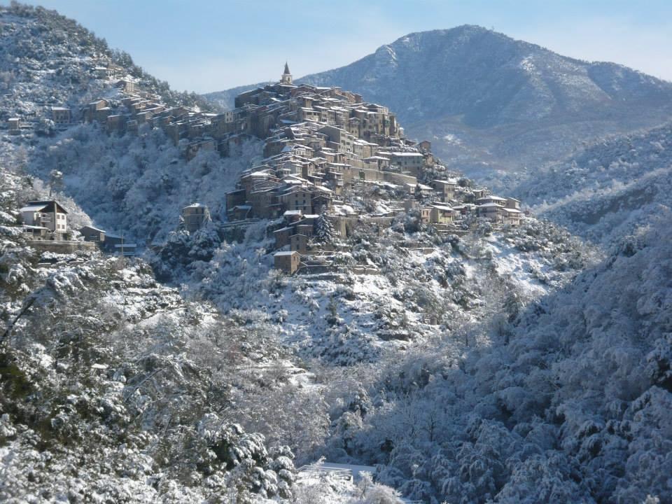 B&B Da Marta Apricale Bagian luar foto